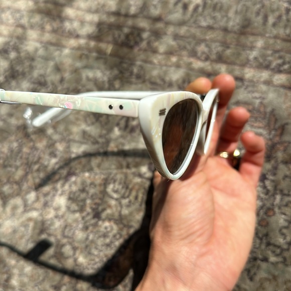 Free people Olympic cat eye sunglasses in PEARL (sold out) - Picture 3 of 6